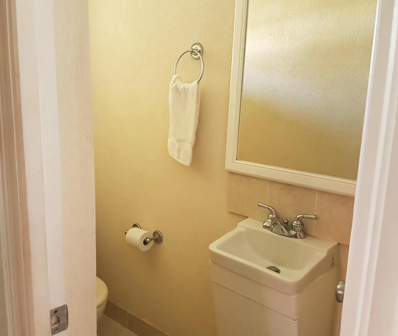 1002 Crystal Court Condominiums Saint James Appartement